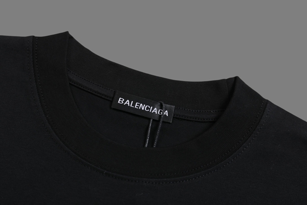 ブランドTシャツ側面デザイン